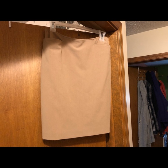 APOSTROPHE SUIT SIZE 6. EUC - Picture 3 of 7